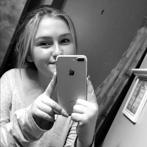 Meet your Posher, Brooke